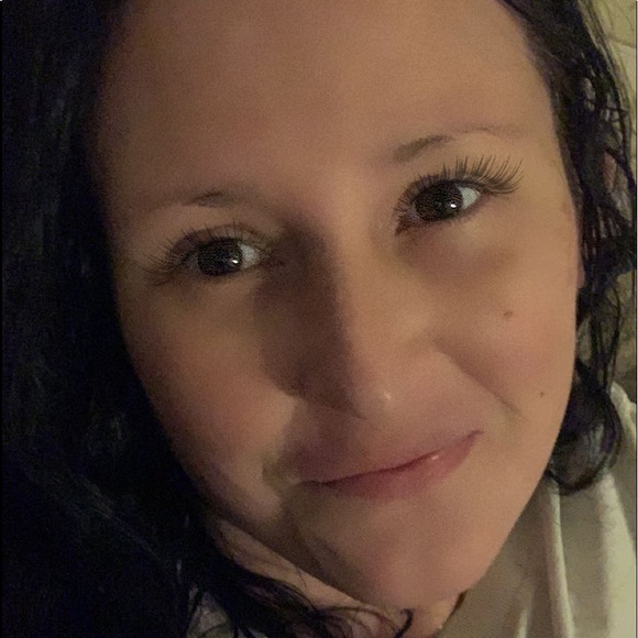 Meet your Posher, Krystal - Picture 2 of 2